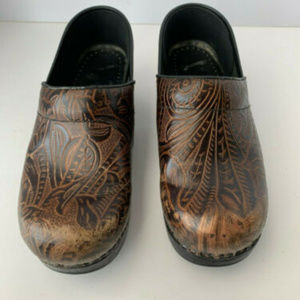 Dansko Pro Toled Clogs Brown Euro Size 38 (7.5-8)